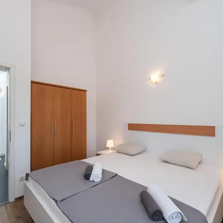 S - Five Bedroom With Private Pool Villa Vodice