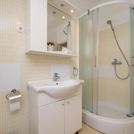 S - Five Bedroom With Private Pool * Vodice