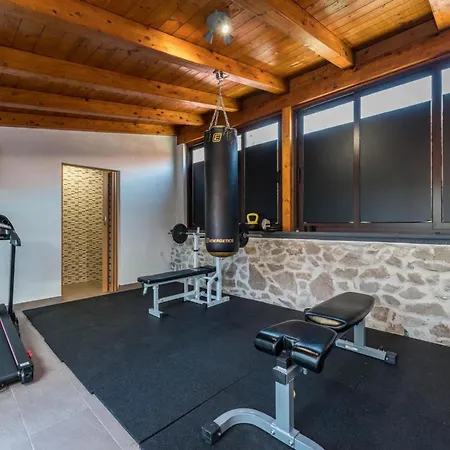 S - Five Bedroom With Private Pool * Vodice