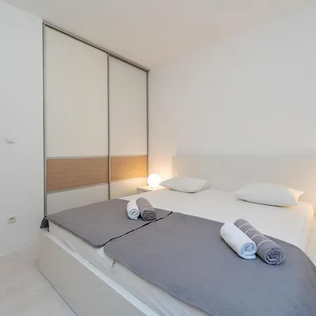 S - Five Bedroom With Private Pool Villa Vodice