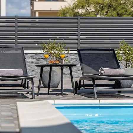 Villa S - Five Bedroom With Private Pool *