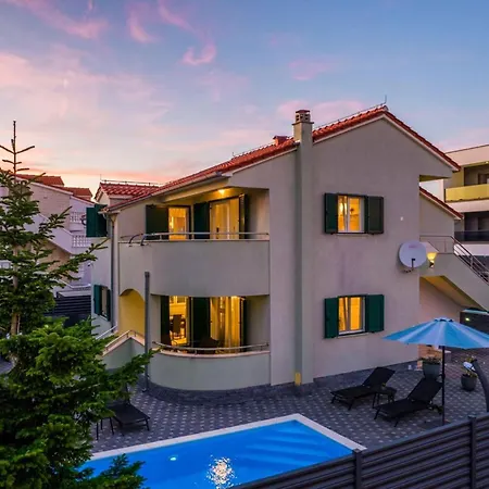 S - Five Bedroom With Private Pool Villa Vodice