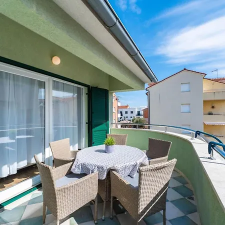 S - Five Bedroom With Private Pool Vodice