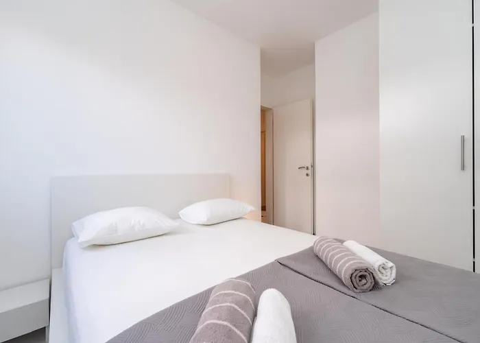 S - Five Bedroom With Private Pool 别墅 *