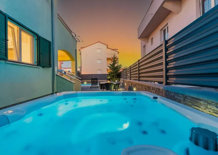 Villa S - Five Bedroom With Private Pool