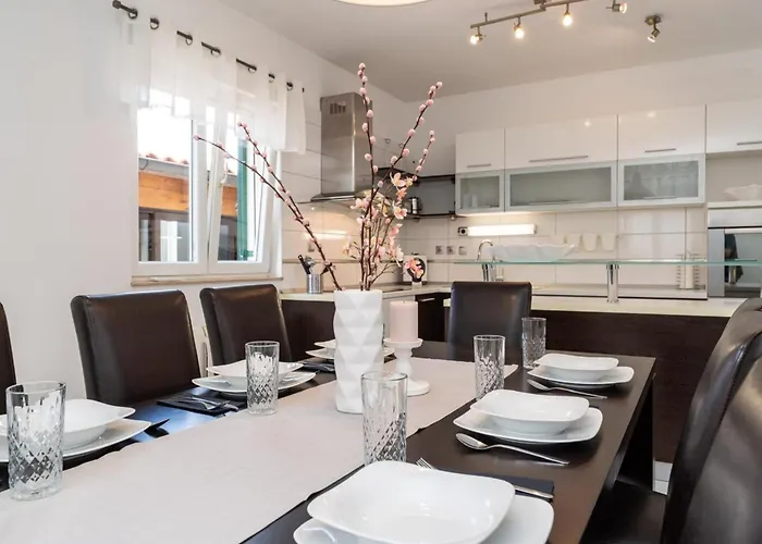 S - Five Bedroom With Private Pool 别墅 *