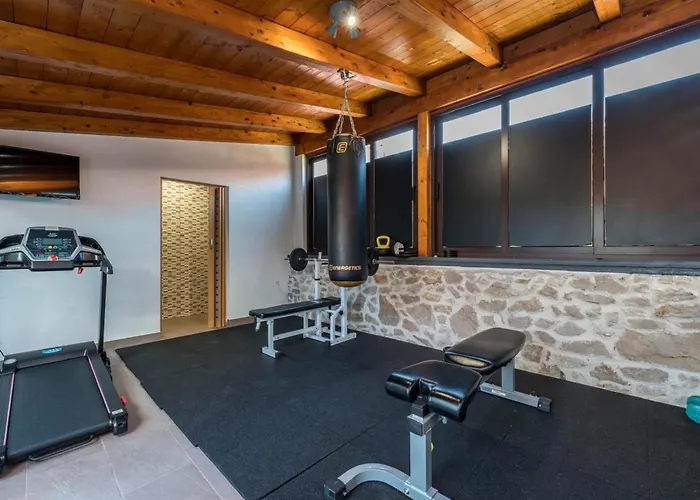 S - Five Bedroom With Private Pool * Vodice