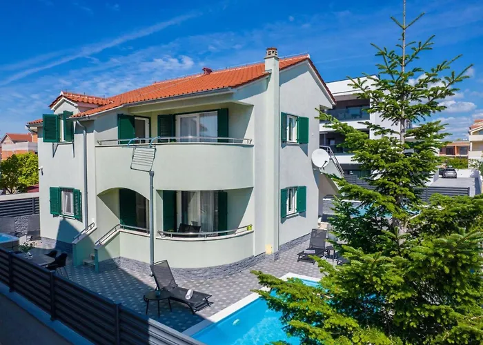 S - Five Bedroom With Private Pool * Vodice