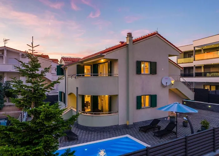 S - Five Bedroom With Private Pool Villa Vodice