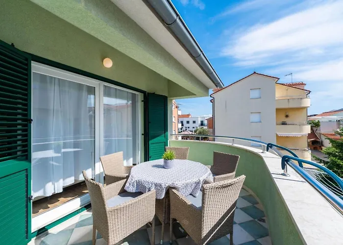 S - Five Bedroom With Private Pool Vodice