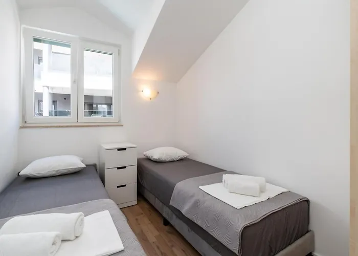 S - Five Bedroom With Private Pool * 沃迪切